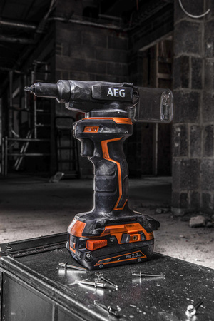 Nitownica akumulatorowa AEG 18V BNZ18-0 