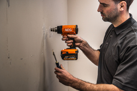 Opalarka PowerTools 18V AEG BHG18-0 