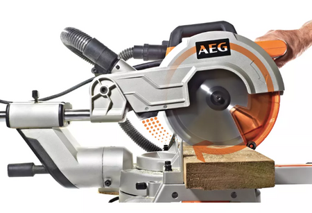 Pilarka ukośnica z posuwem 1800W PS254L AEG PowerTools