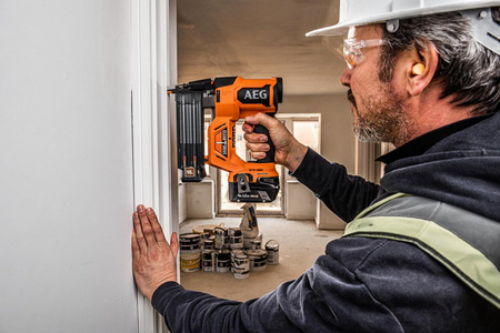 Sztyfciarka do gwoździ 18V B18N18-0 AEG PowerTools