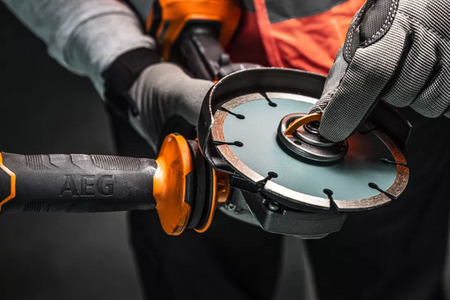 Szlifierka kątowa BEWS18-125BLPX2-502C AEG PowerTools